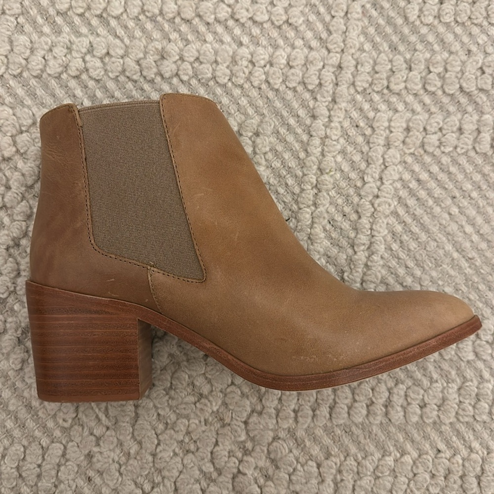 NISOLO Women’s Heeled Chelsea Boots in Almond —Size 10 - Picture 8 of 11
